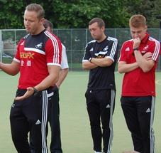 Lee Trundle takes a session Lee Trundle takes a session